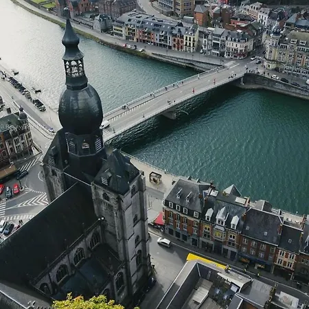 Au Pied De La Citadelle * Dinant